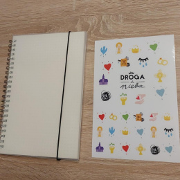 Notes w kropki z gumką 80 kartek + naklejki Droga do Nieba